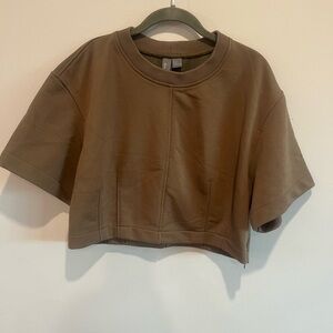 SWEATY BETTY WREN CROP SHORT SLEEVE T-SHIRT- Size XL. Color olive